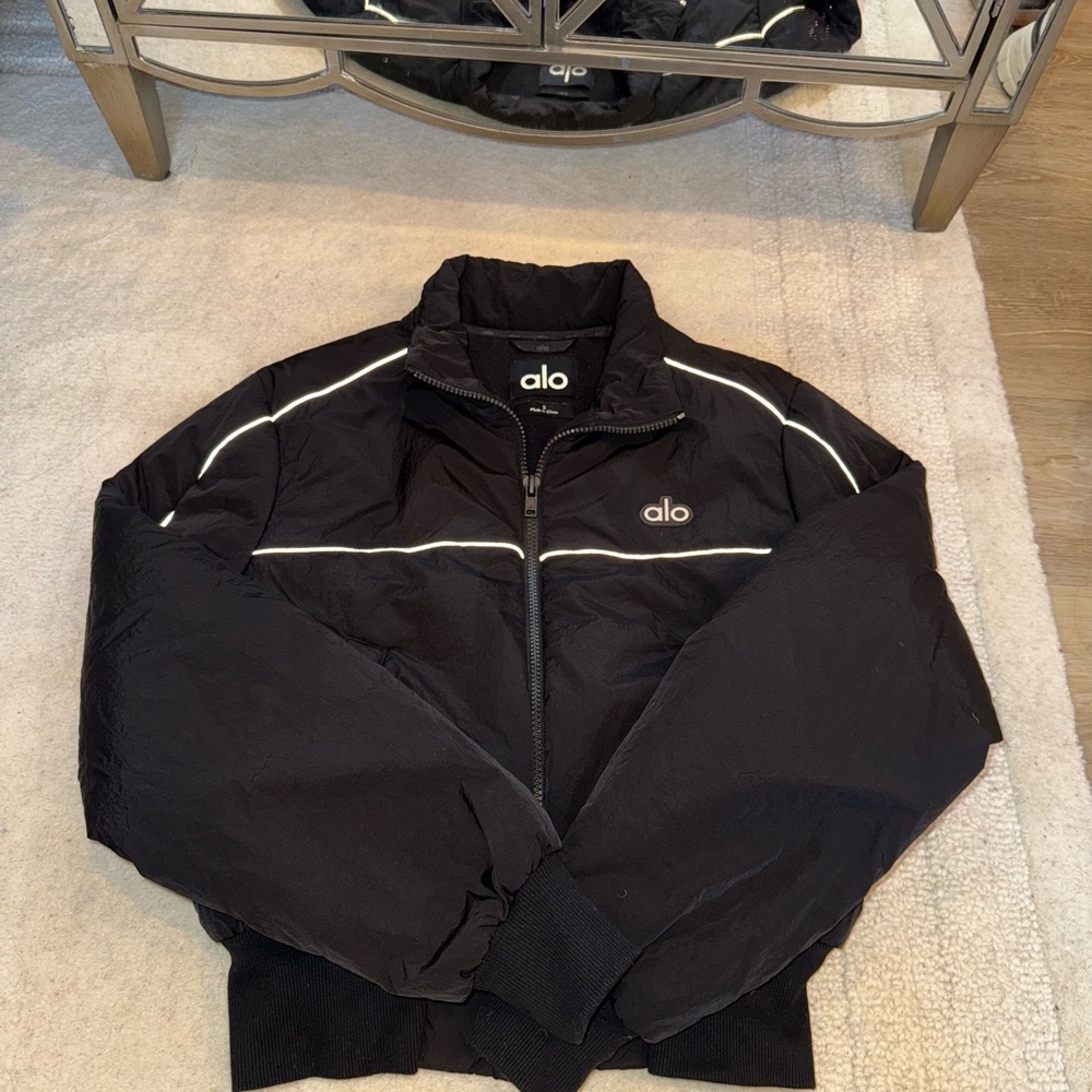 ALO Yoga Women’s Black Puffer Jacket